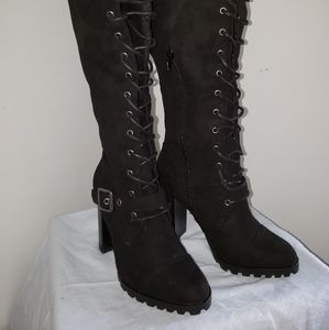 Brand new chunky black suede boot